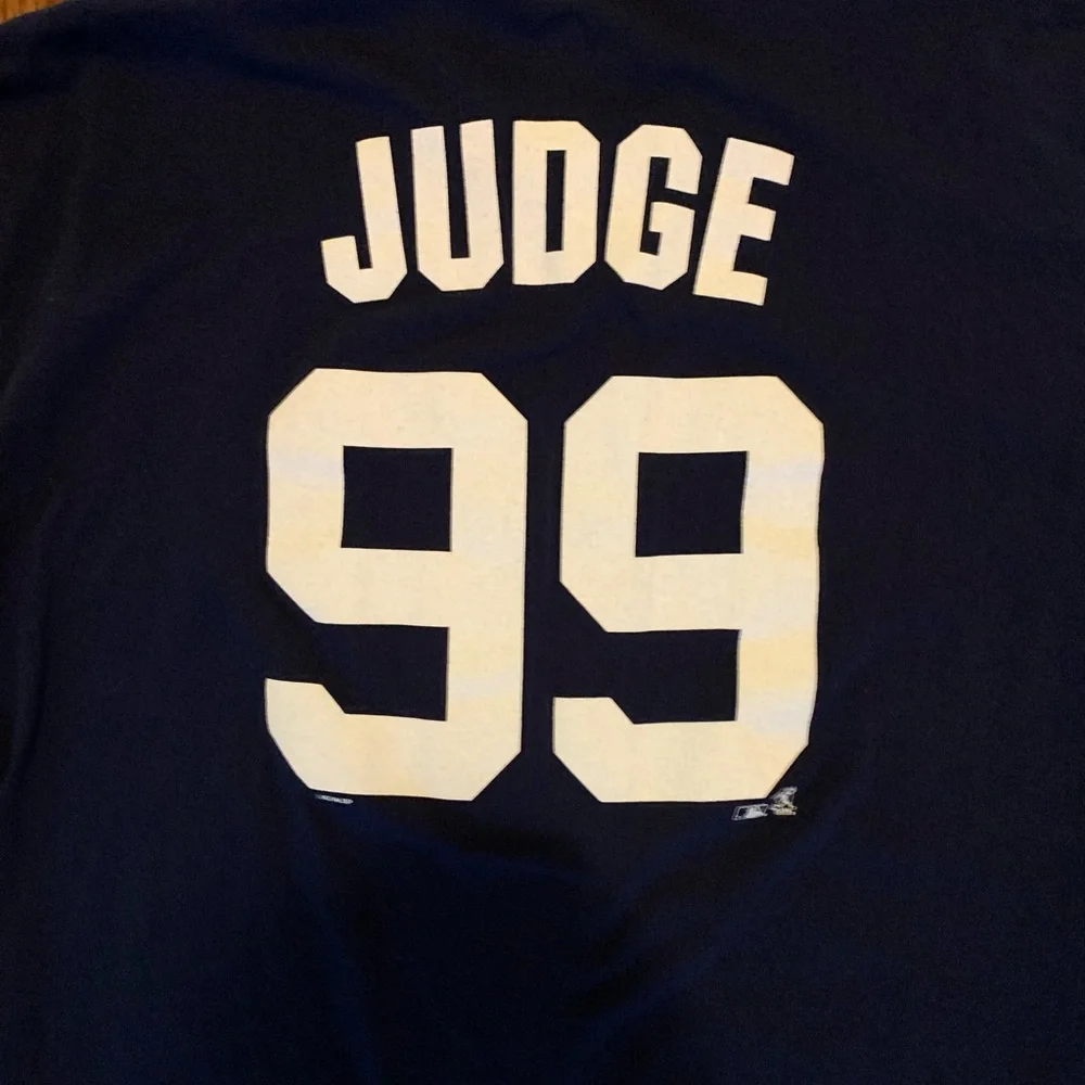 New York Yankees Navy Blue tshirt - Picture 2 of 3